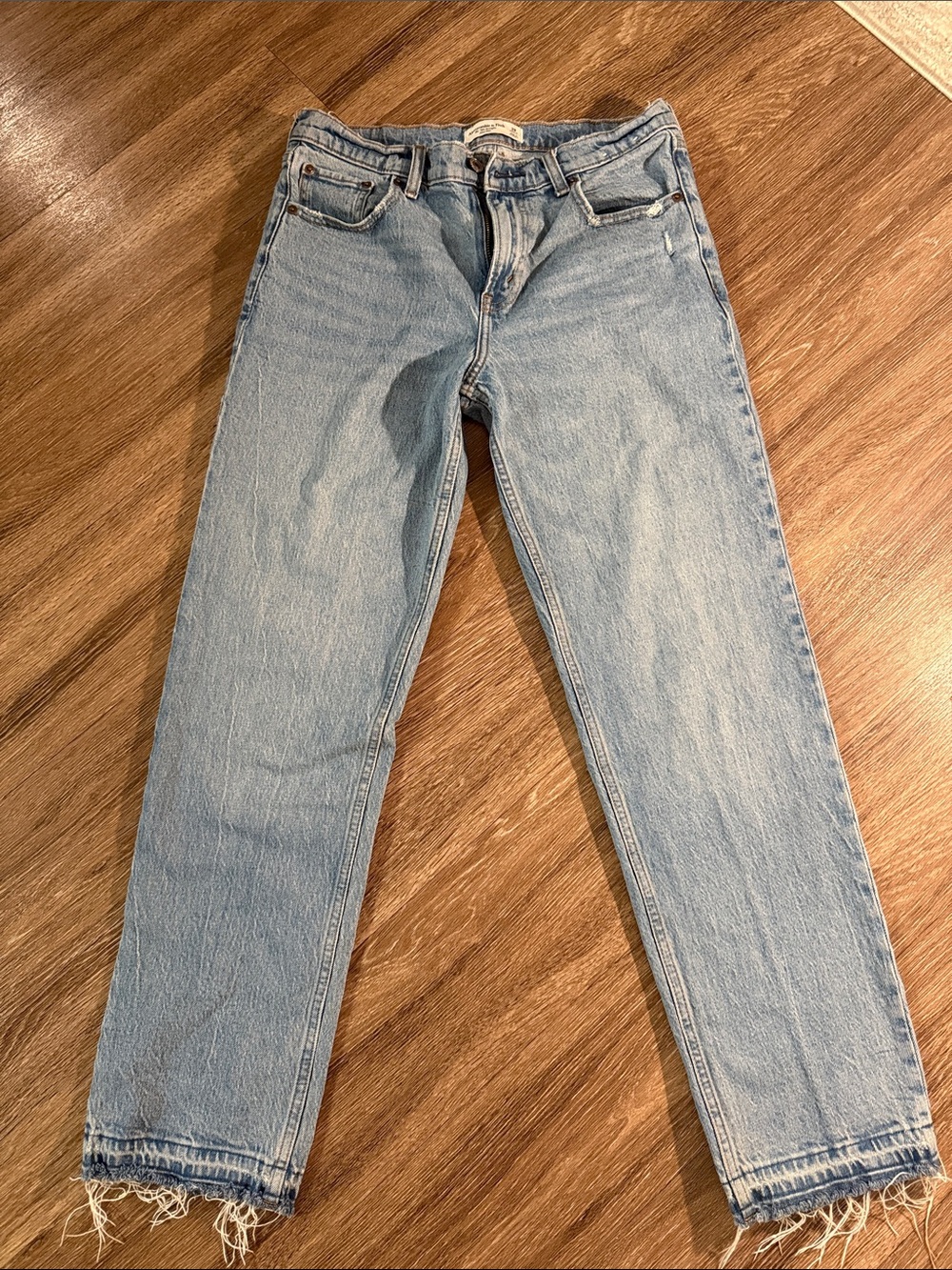 Abercrombie & Fitch Light Blue High-Rise Straight Jeansi